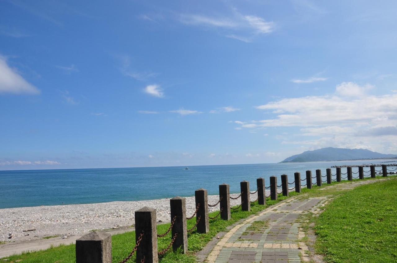 Double Rainbow B&B Hualien City Exterior photo